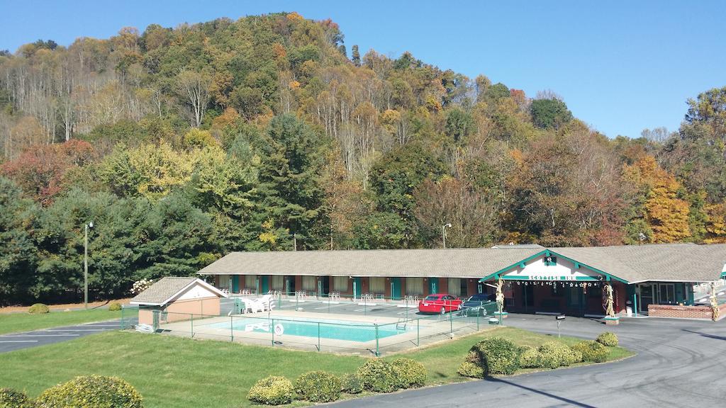 Scottish Inn Maggie Valley Exterior photo